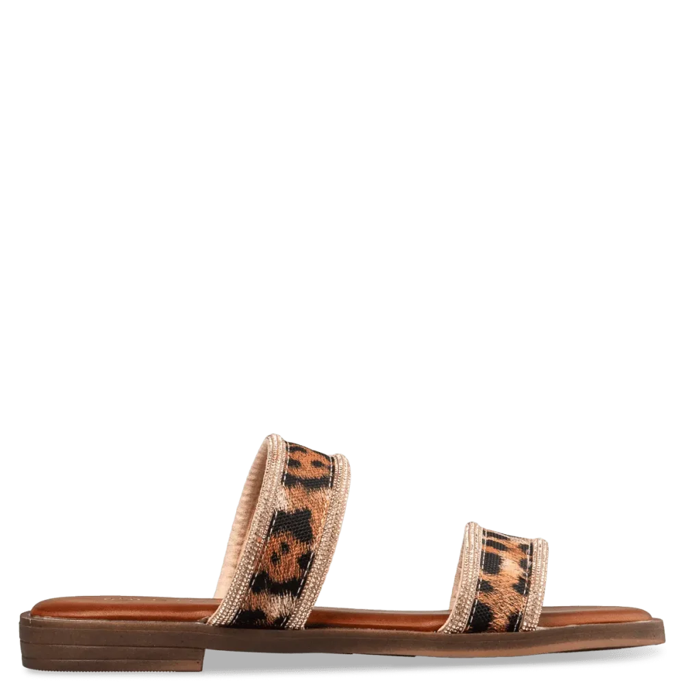 Flat σανδάλι με animal print και στρας